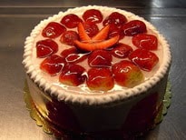 Çilekli Yaş Pasta 6-9 Kişilik Premium Gurme Seri pasta