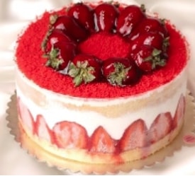 Günlük Hazırlanan Çilekli Mois Yaş Pasta pasta