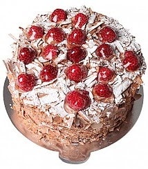 Taze Aromalı 6–9 Kişilik Çikolatalı Frambuazlı Yaş Pasta pasta